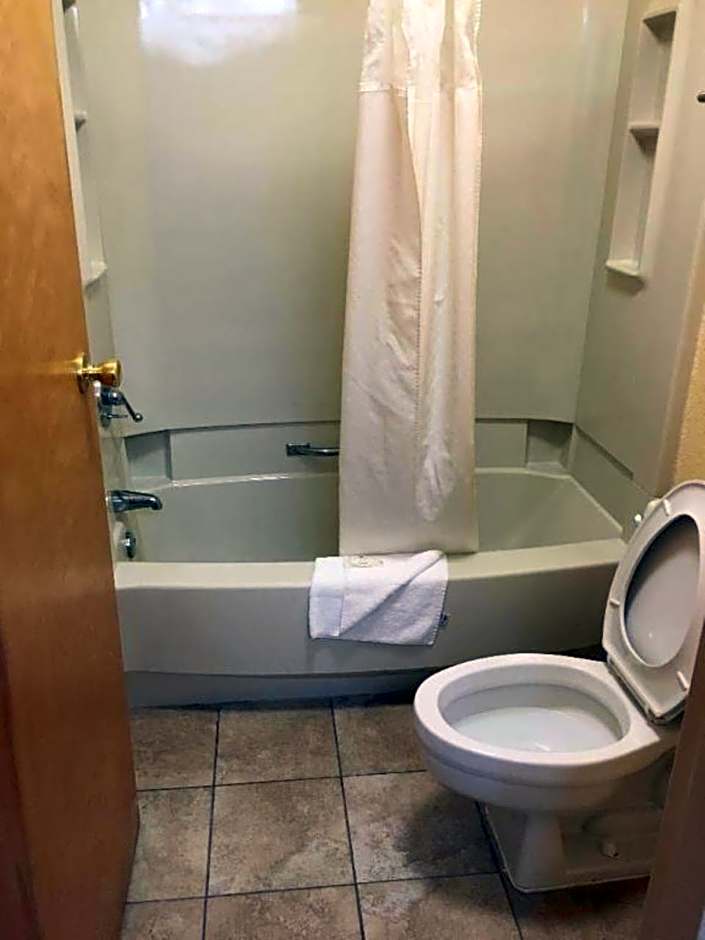 Quality Suites Hickory South