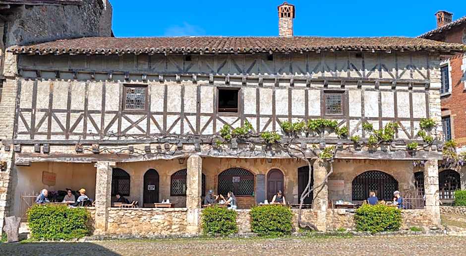 Hostellerie du Vieux Pérouges