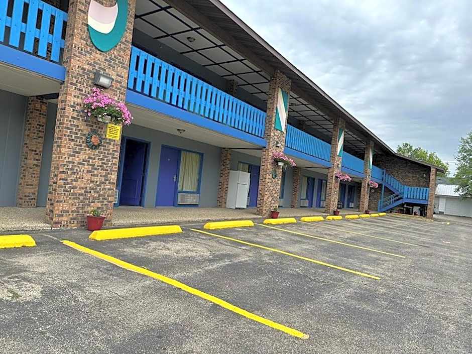 Kewanee Motor Lodge