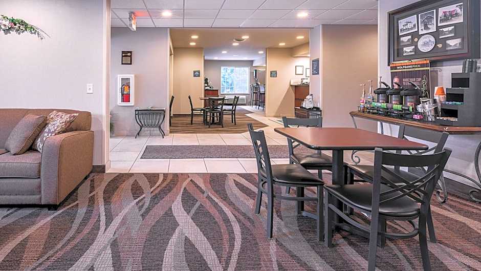Cobblestone Inn & Suites - Durand