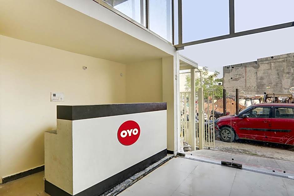 OYO Flagship C Sarovar Exotica Near Badshahnagar Metro Station – Lucknow, 