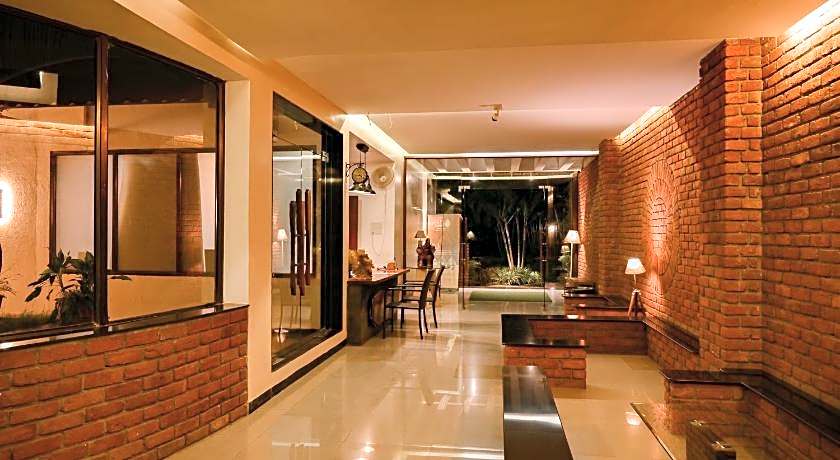 Saj By The Lake - Malshej Ghat Hotel