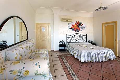 Junior Suite with Terrace and Sea View