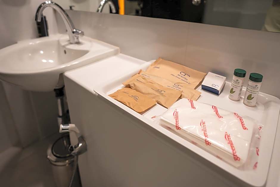 AR Suites Fontana Bay - Kalyani Nagar