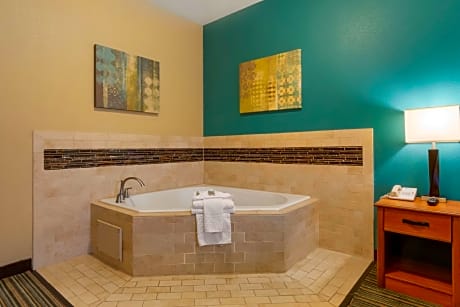 Jacuzzi 1 King Bed