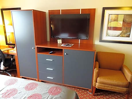 Deluxe King Room - Non-Smoking