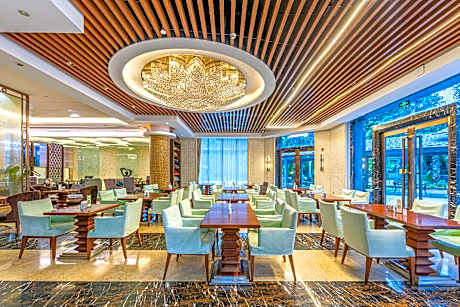 Rezen Retreat Zhaozhuang Xingyi Wanfenglin Airport