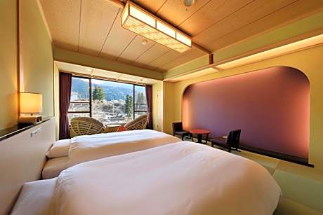 Twin Room with Shower
