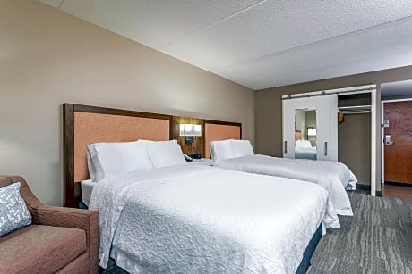 2 Double Beds Nonsmoking