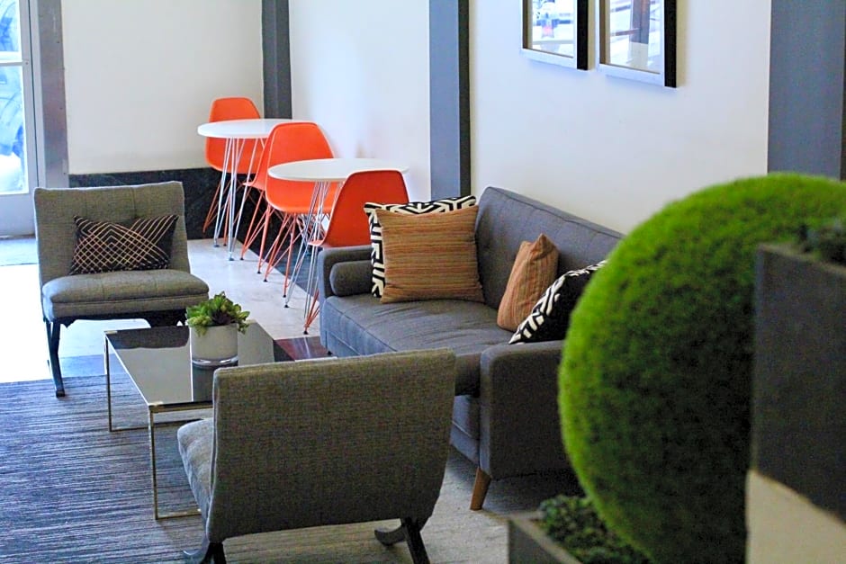 Libra Hotel