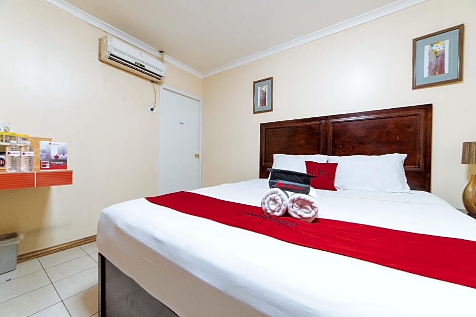 RedDoorz @ Clarkview 21st Street Angeles City