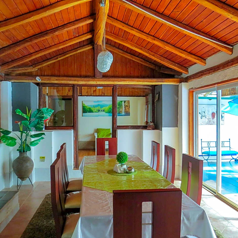 Hosteria Airport Garden