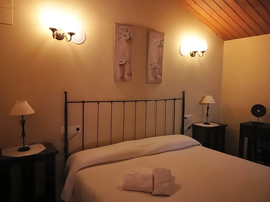 La Bodega Del Camino aka Albergue On TheLe