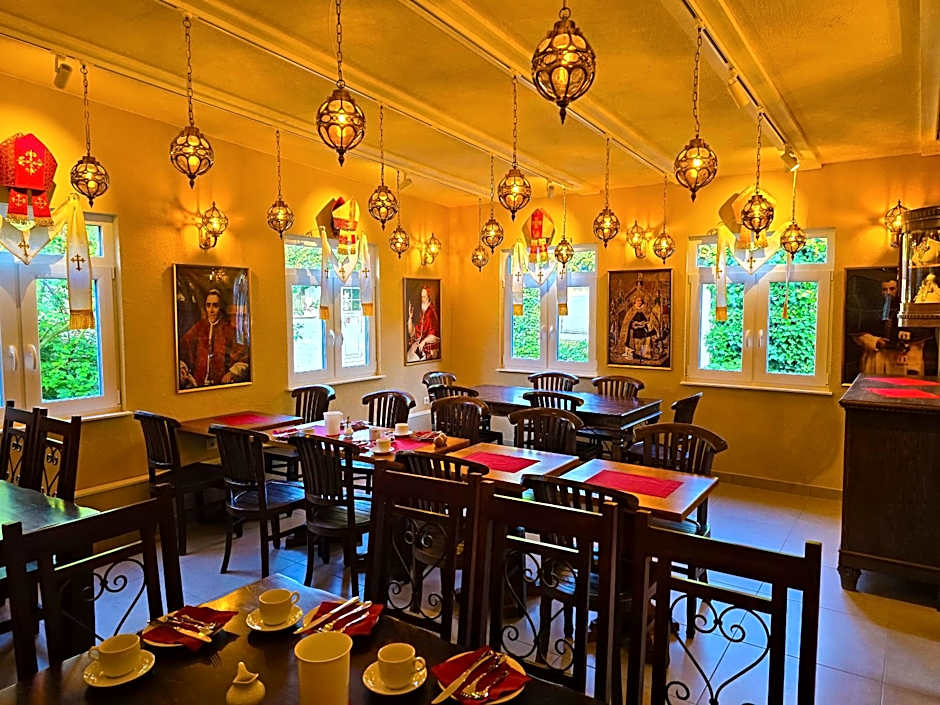 Ostsee-Rittergut-Rügen mit BinzHotel & OrdensKapelle & RomantikGut