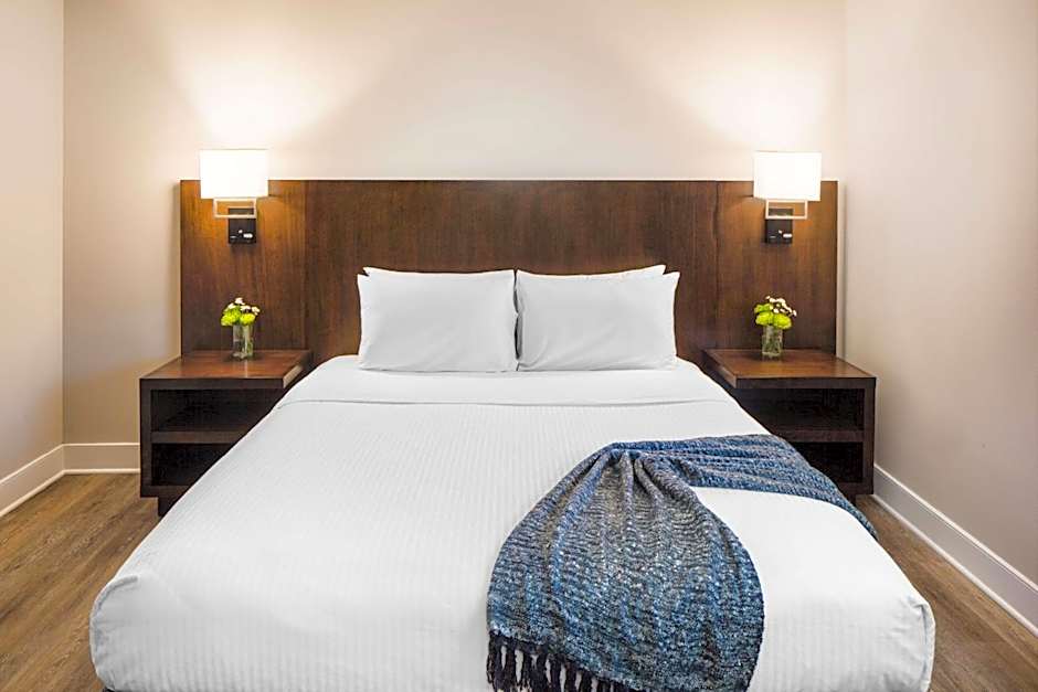 Watt Hotel Rahway Tapestry Collection by Hilton