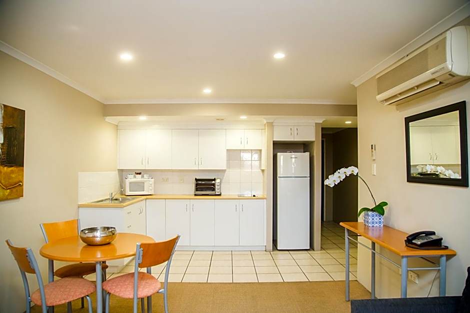 Cosmopolitan Motel & Serviced Apartments