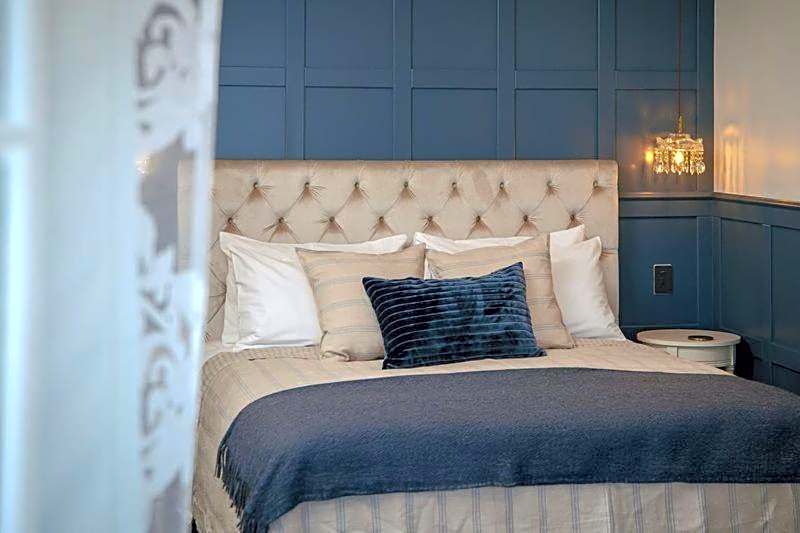 The Pier Hotel