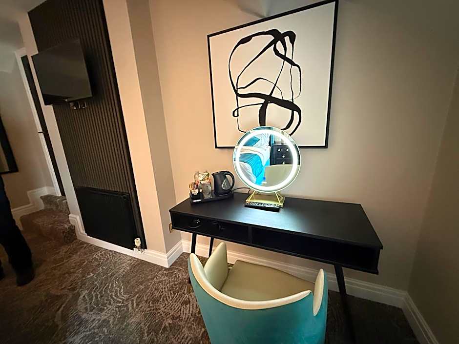 Lyons Woodlands Hall