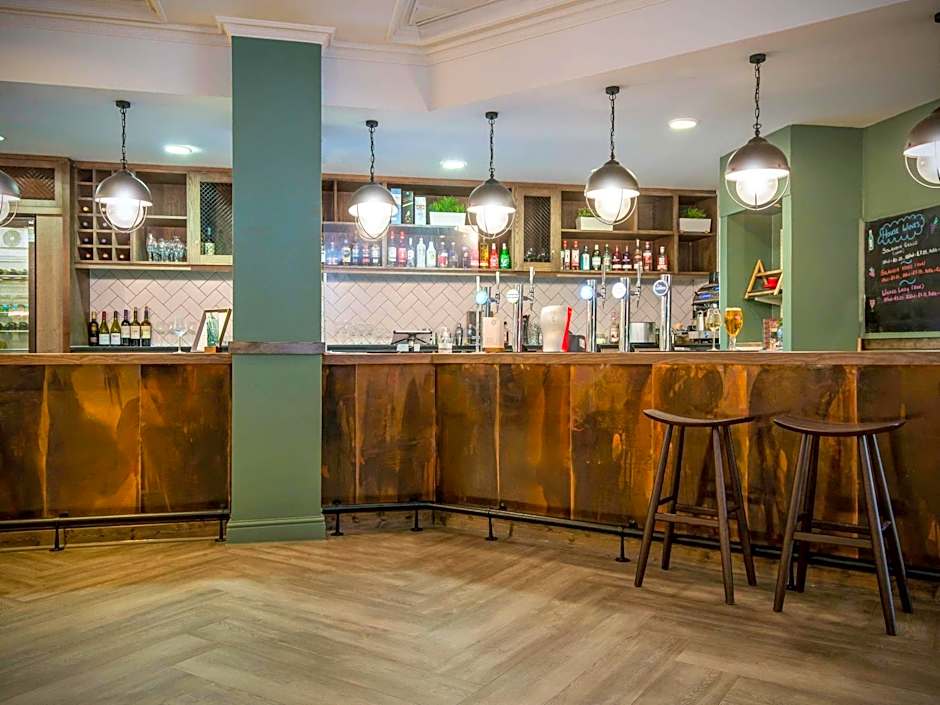 Mercure Cardiff North Hotel