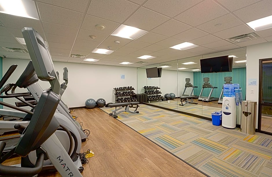 Holiday Inn Express and Suites Wentzville St Louis West By IHG
