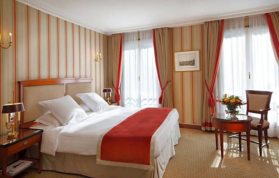 Rochester Champs-Elysees Hotel