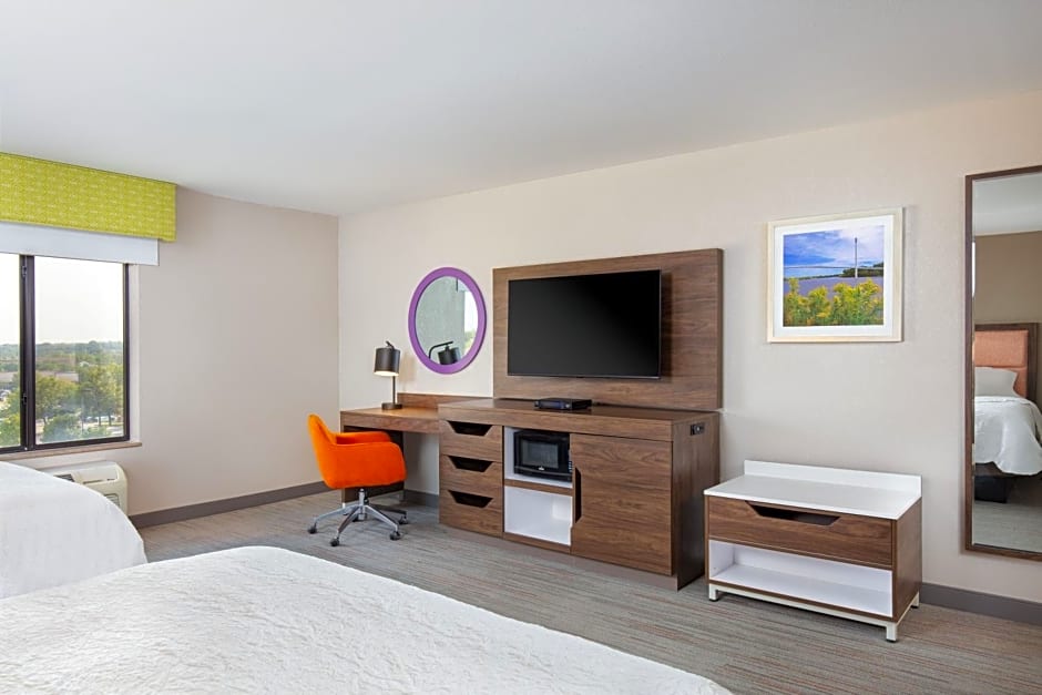 Newly Renovated Hampton Inn Omaha West Lakeside