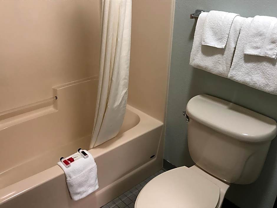 Days Inn by Wyndham Iron Mountain