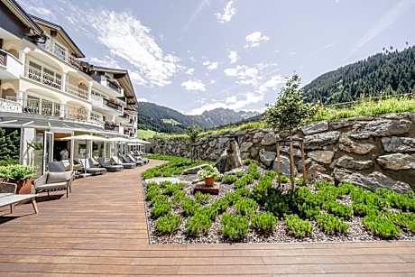 Traumhotel Alpina - 4 Sterne Superior Luxushotel