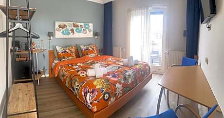Deluxe Double Room with Balcony and Sea View