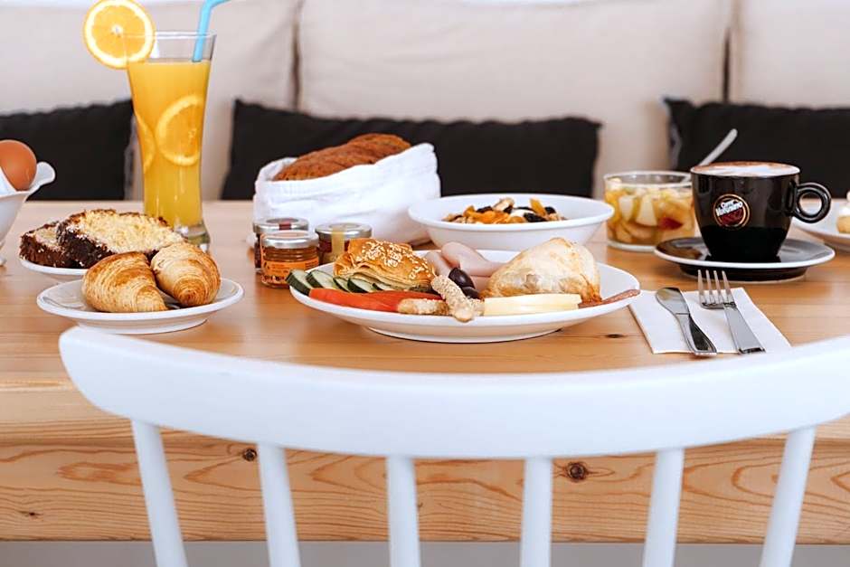 Melidron Hotel & Suites