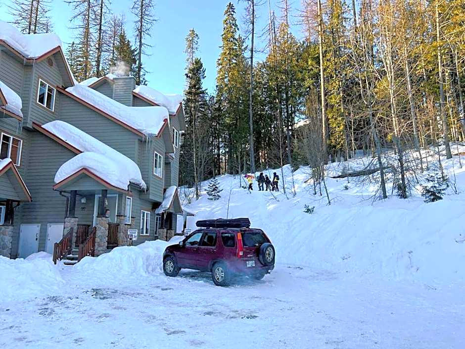 Stone Creek Chalets with Hot Tubs by Fernie Central Reservations