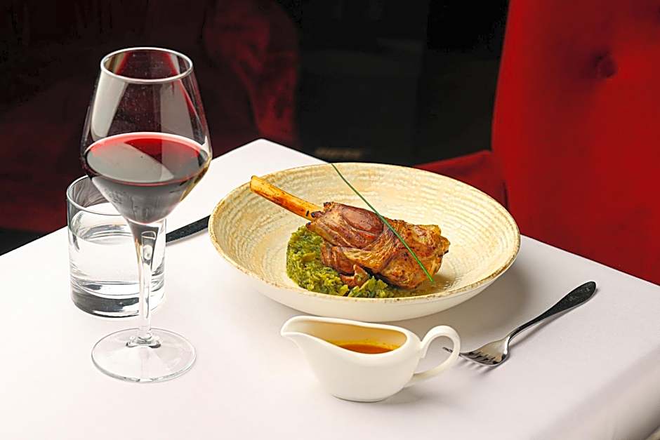 Art Palace Suites & Spa