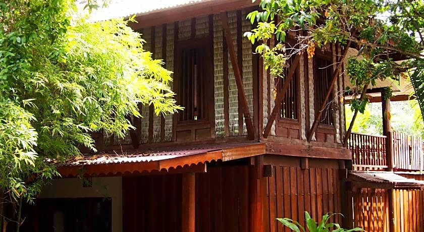 Harry's bungalow & Restaurant