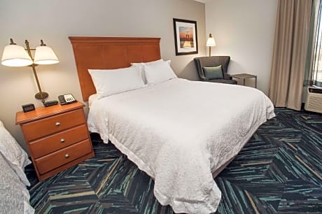 1 King Bed Study With Sofabed Nonsmoking