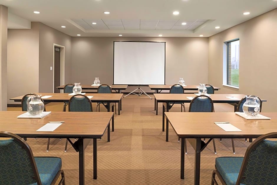 Hampton Inn By Hilton Lincoln Airport