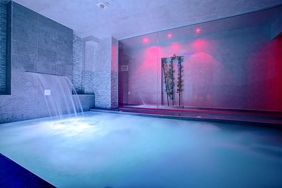 Ferretti Beach Hotel