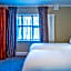 Uno Thames Hotel