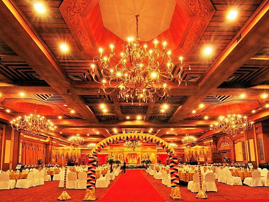 Planet Holiday Hotel & Residence