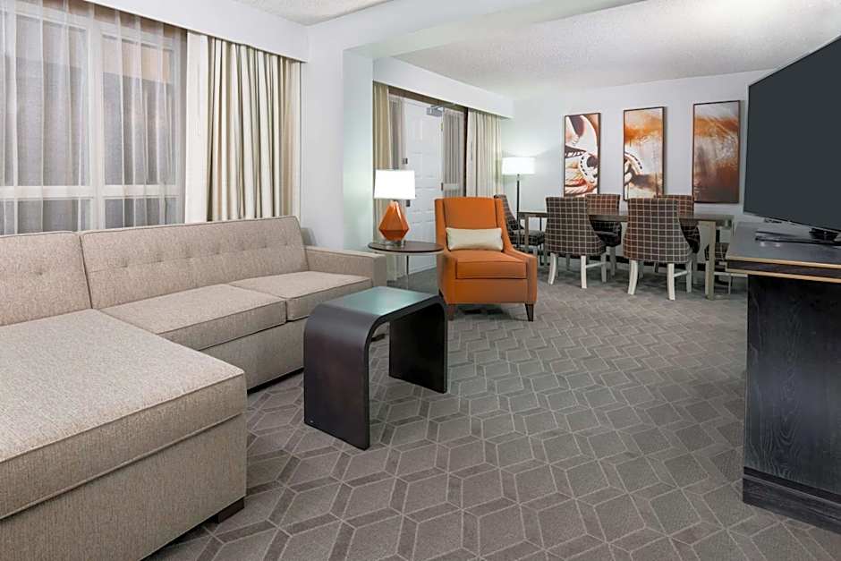 Embassy Suites By Hilton Hotel Dallas - Park Central Area