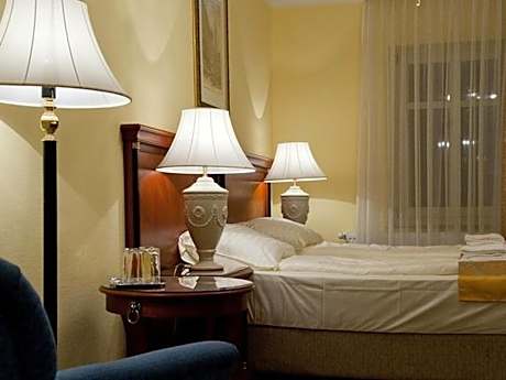 Classic Quadruple Room