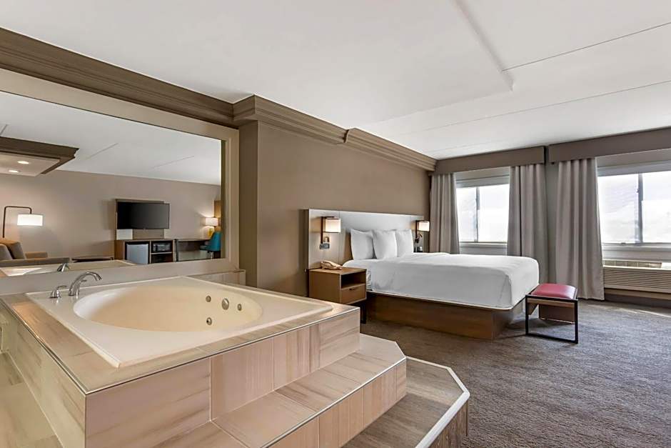 Comfort Inn Edgewater on Hudson River