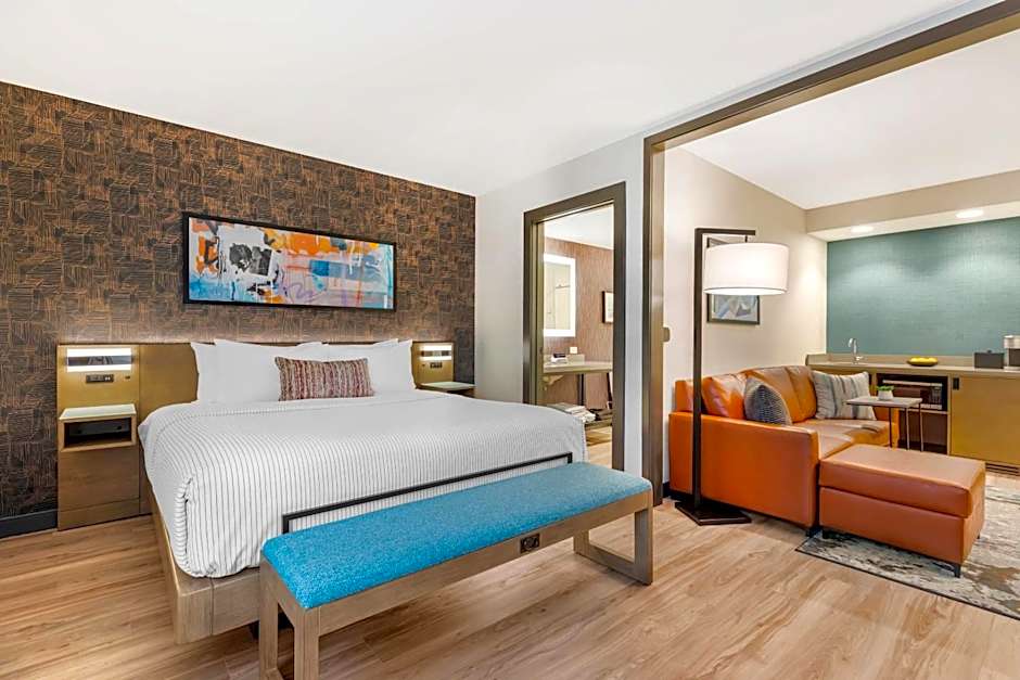 Cambria Hotel Denver Downtown RiNo