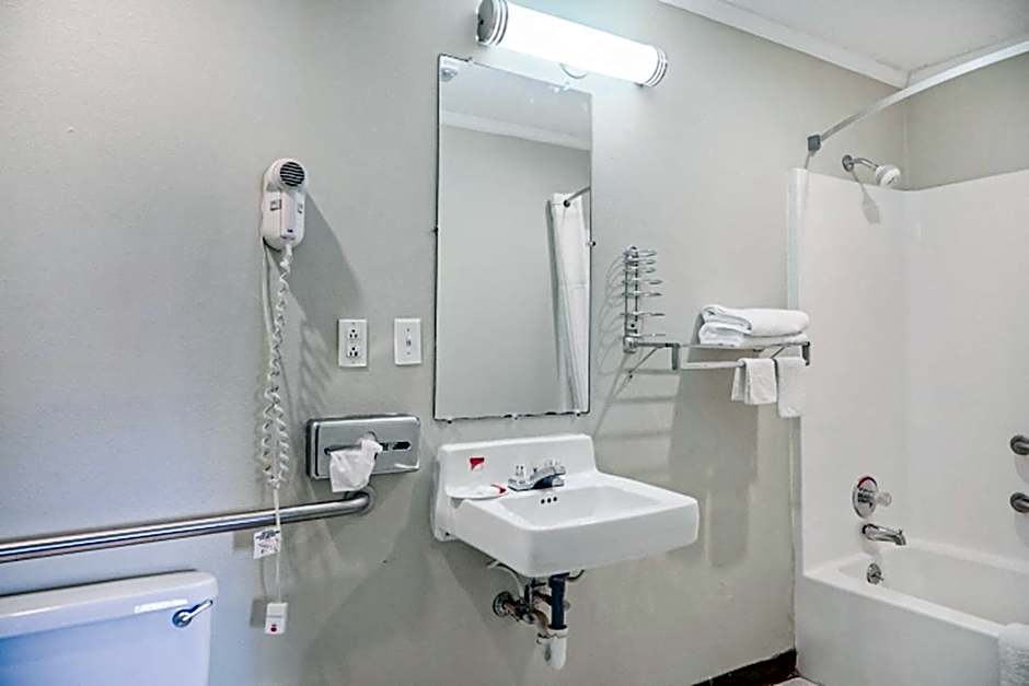 Economy Inn By OYO Ashburn