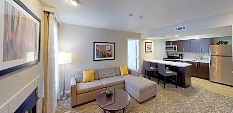 Chase Suites Hotel In Newark