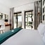 Petit Palace Suites Hotel