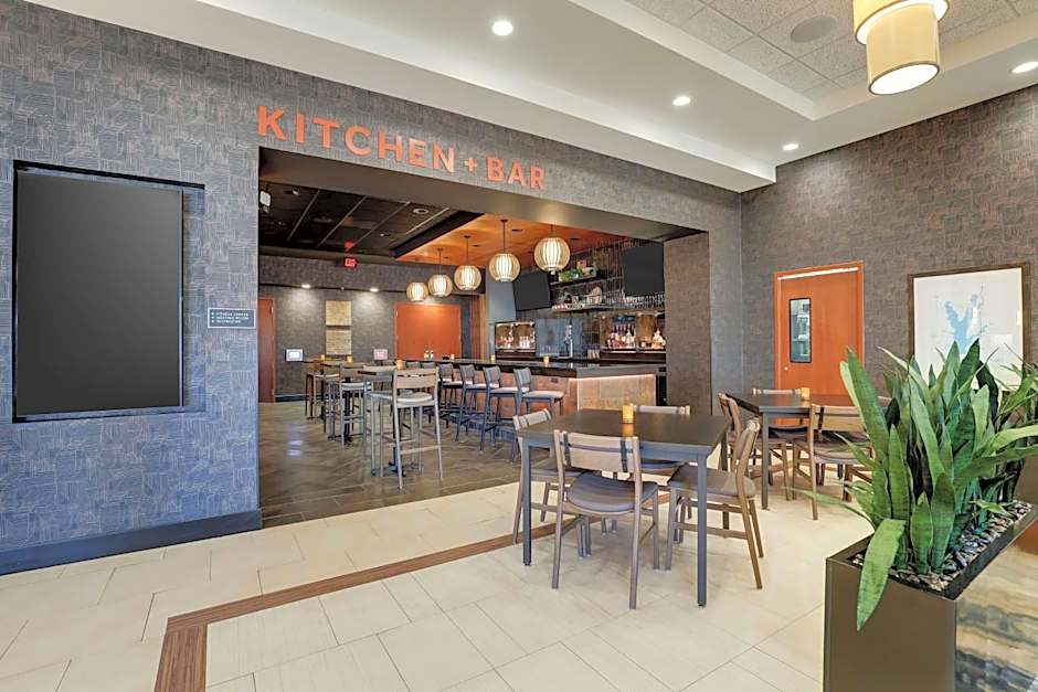 DRURY INN & SUITES MT VERNON