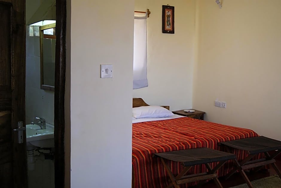 African Sunrise Lodge and Campsite