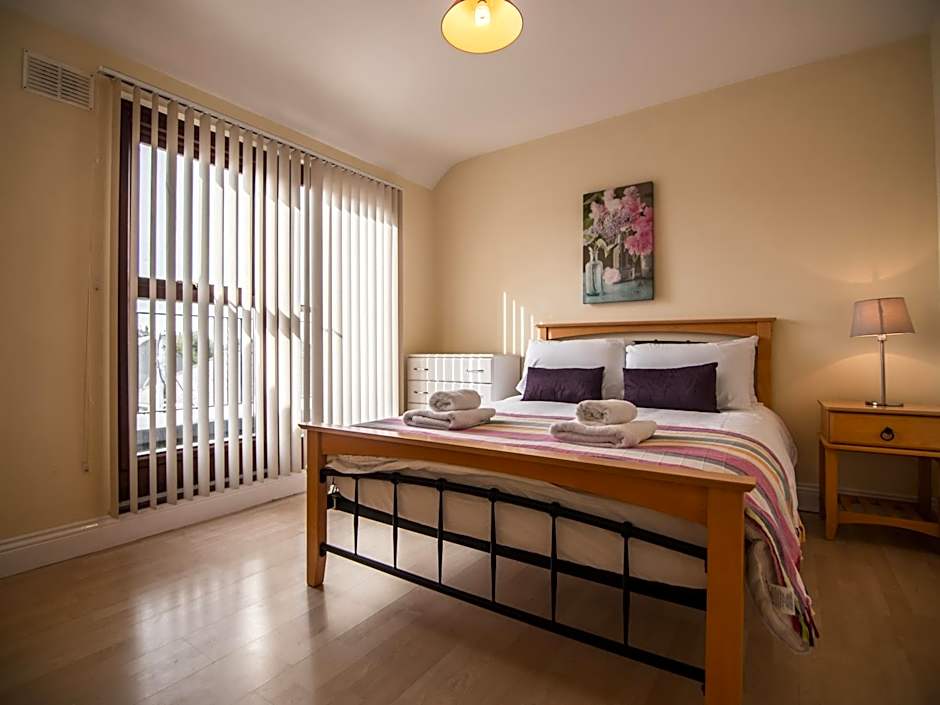 Donegan Court Aparthotel