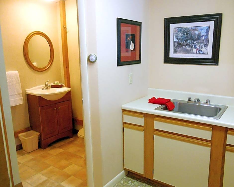 Vinehurst Inn & Suites