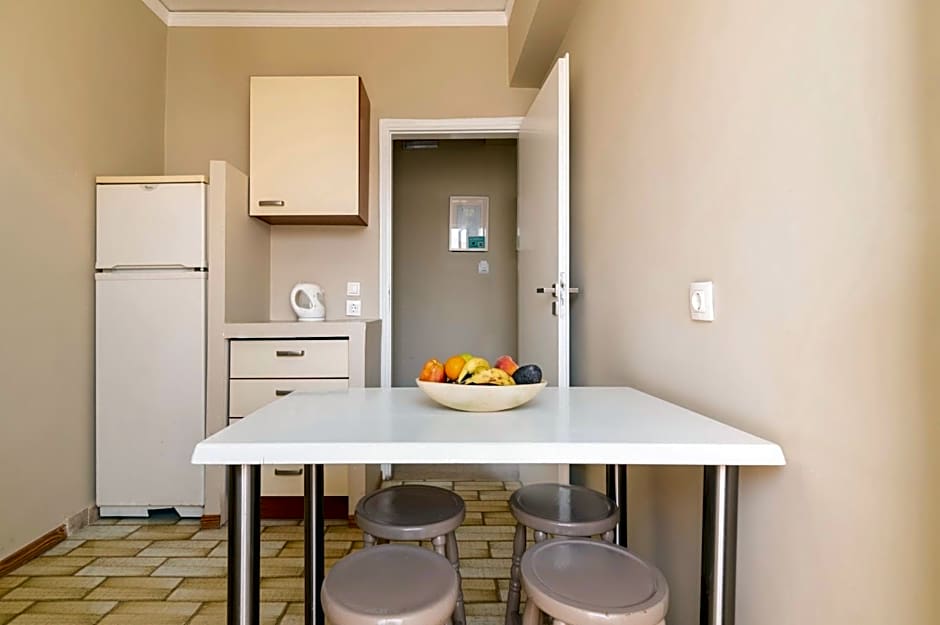Lefka Hotel & Apartments